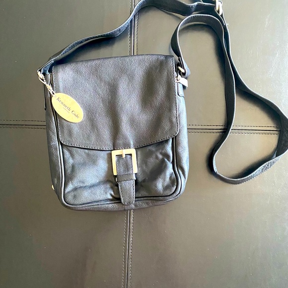 Kenneth Cole New York Bag - Picture 1 of 2